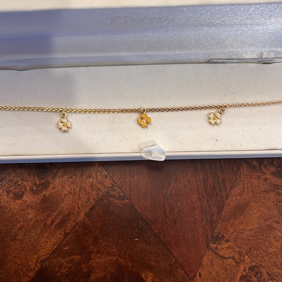 10k yellow gold flower charm bracelet 7 in.ladies yellow white flowers REAL GOLD - Picture 2 of 6